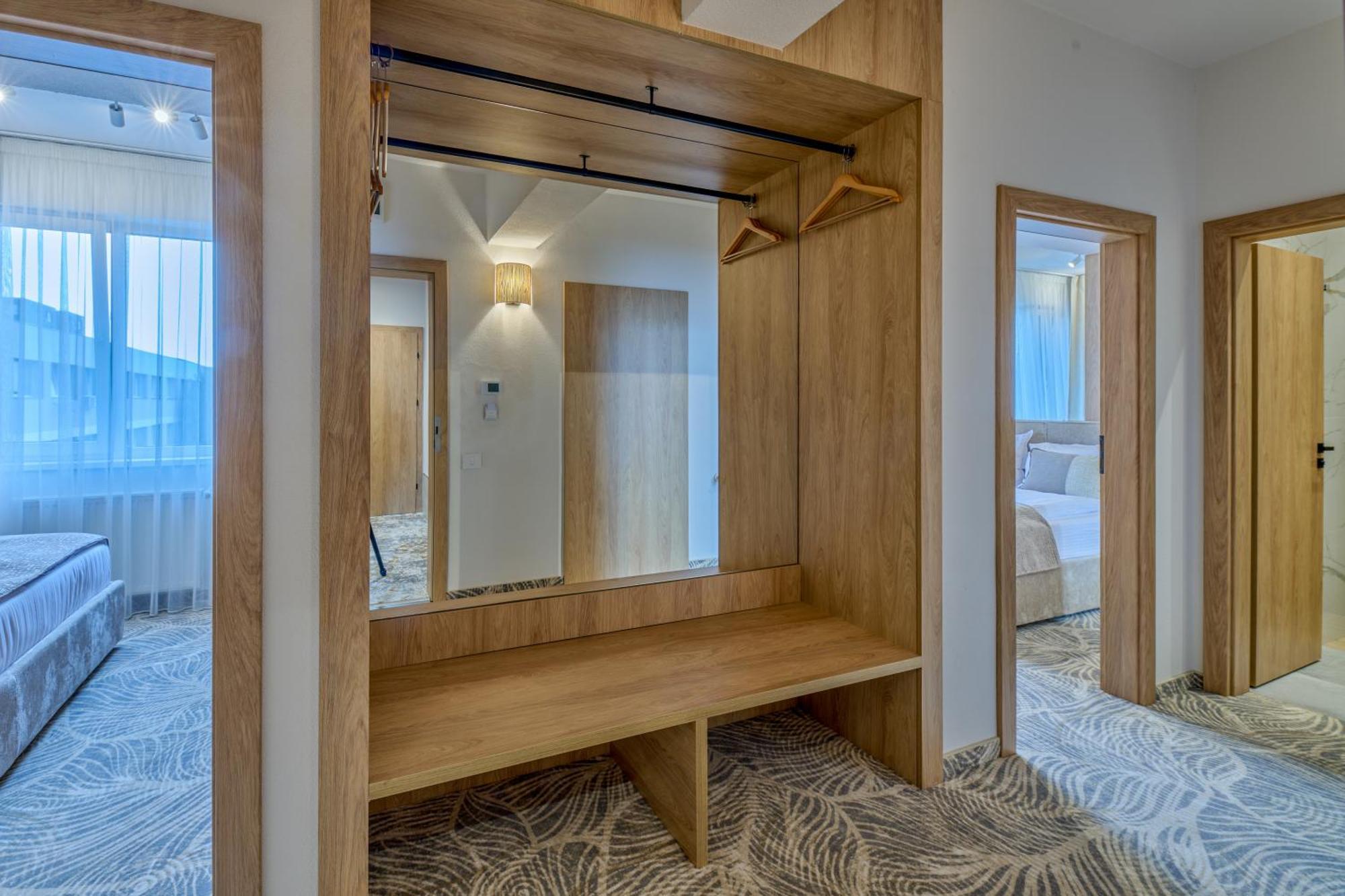 Hotel Serenity Тимишоара Экстерьер фото