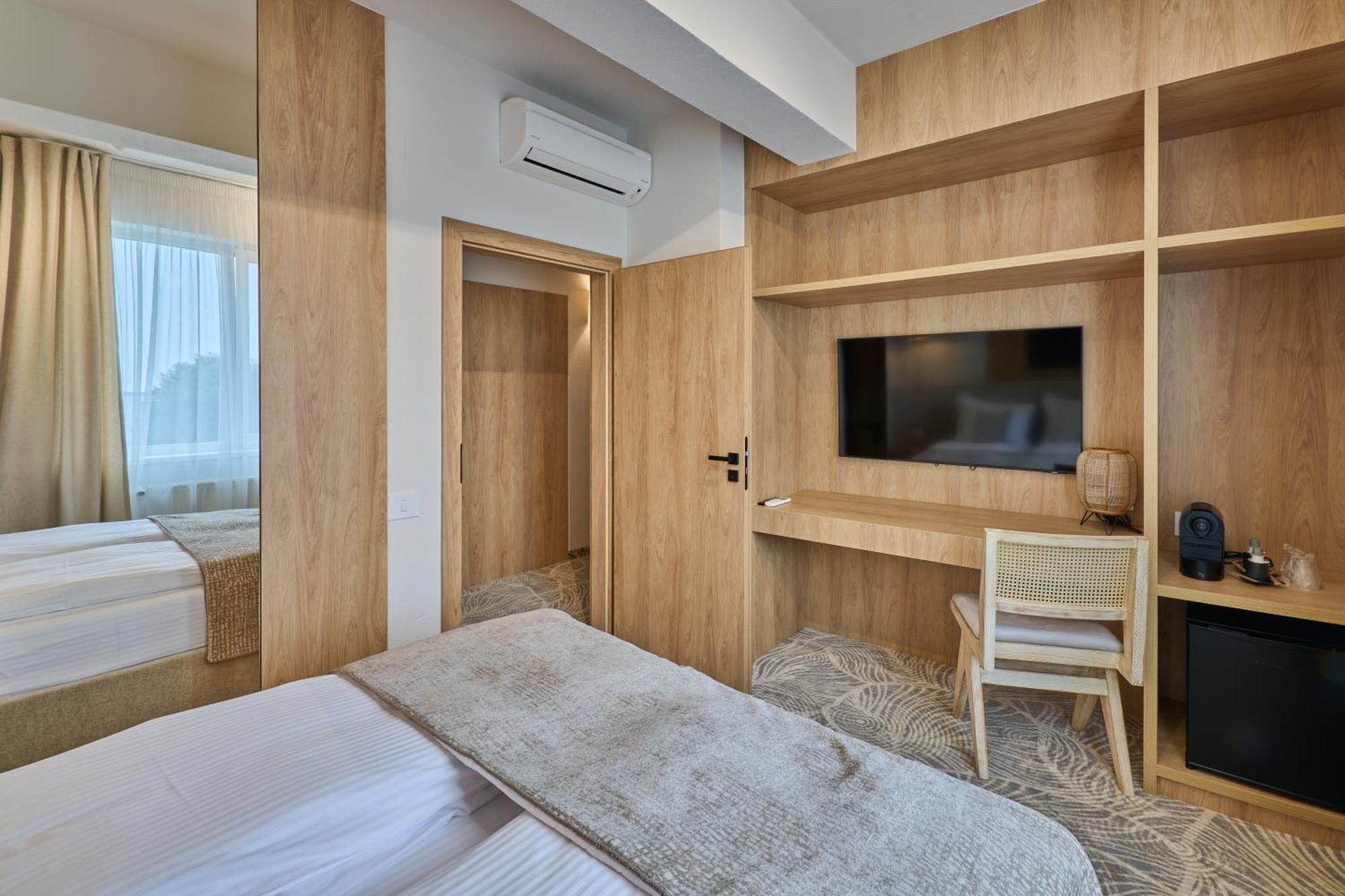 Hotel Serenity Тимишоара Экстерьер фото