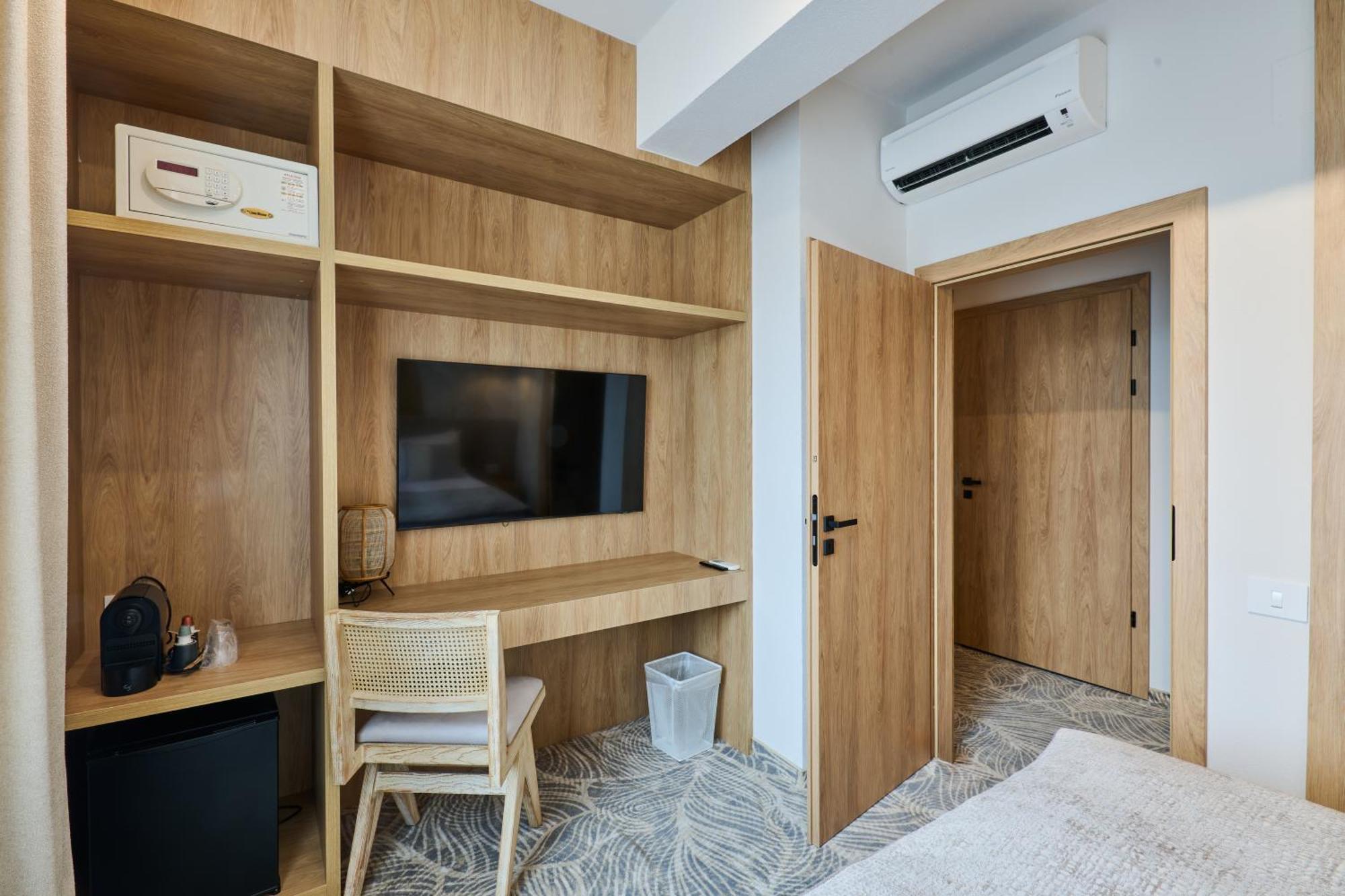 Hotel Serenity Тимишоара Экстерьер фото